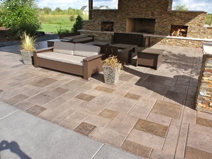 Stamped, Fireplace, Stained
Concrete Patios
Lowell Russell Concrete Inc.
Lakeville, MN