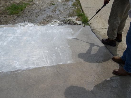 How To Pressure Wash Concrete Driveways, How To Clean A Concrete Patio With Pressure Washer