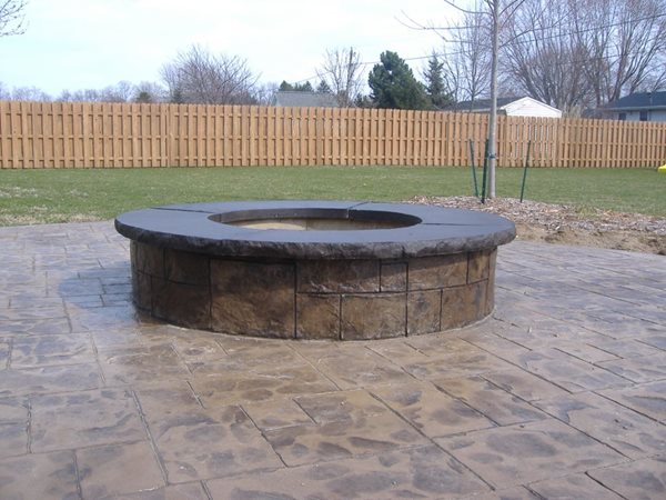 Stamped Concrete Patio With Firepit
Outdoor Fire Pits
Concrete Impressions, LLC
East Leroy, MI