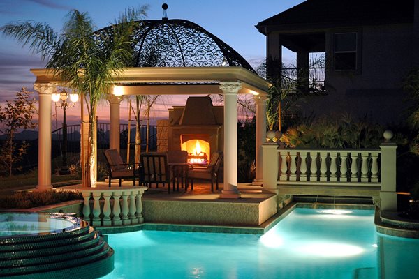 Poolside, Brick
Outdoor Fireplaces
The Green Scene
Chatsworth, CA
