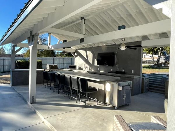 Covered Outdoor Kitchen, Concrete Bar
Outdoor Kitchens
Planet Earth Remodeling
Calabasas, CA