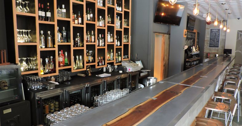 Custom Bar Top, Royal Electric Bar And Public Eatery
Concrete Countertops
Total Concrete Innovations
Cambridge, ON