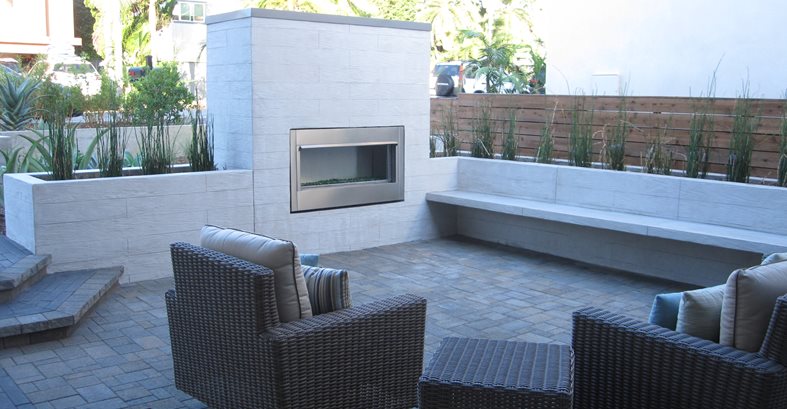 Outodoor Fireplace
Concrete Pool Decks
ConcreteNetwork.com
