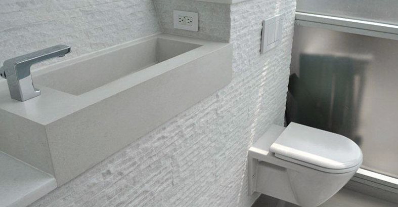 白色，浴室混凝土水槽Oso工业布鲁克林，纽约